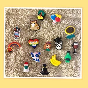 Bundle of Crocs Buttons ~ Bundle of 16